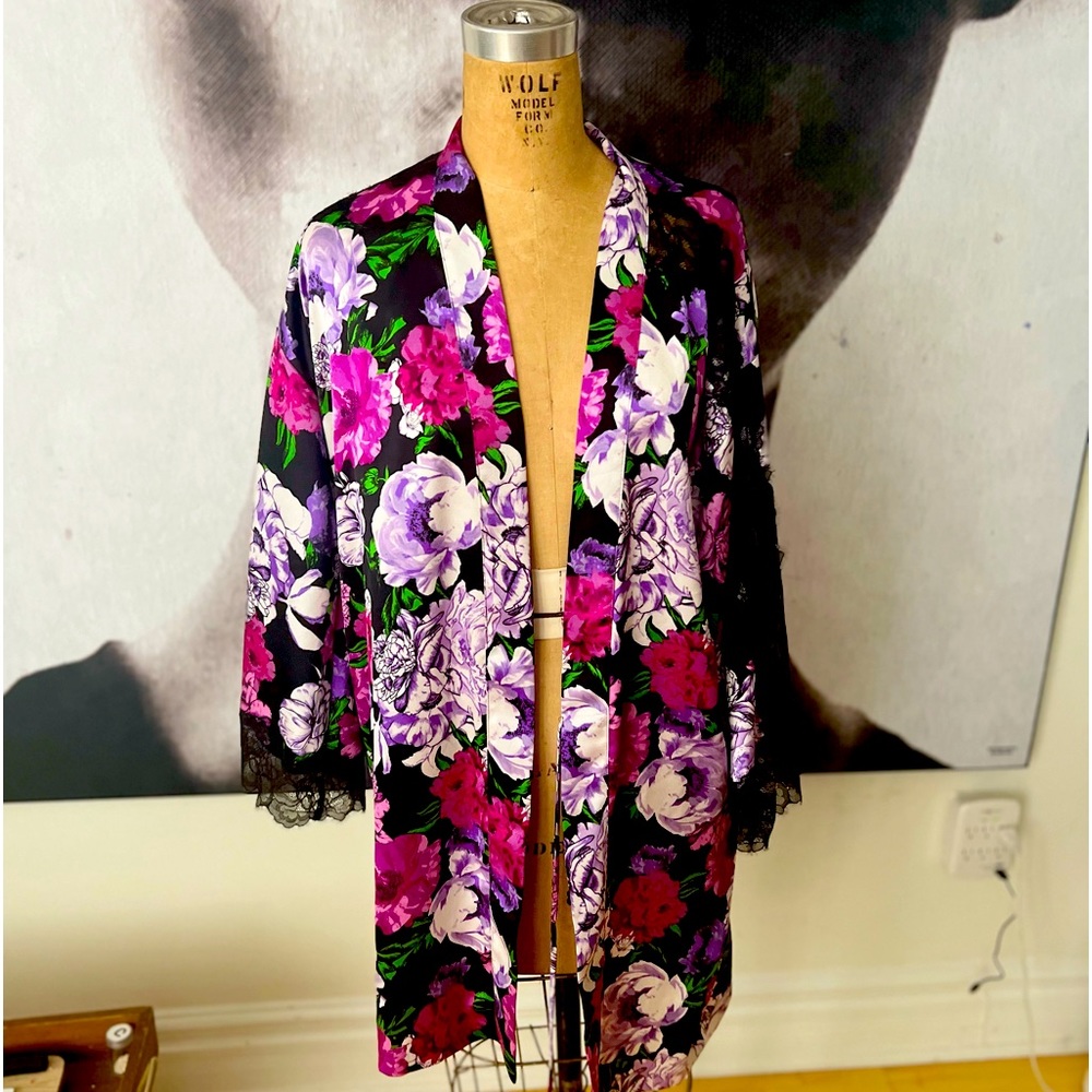 Victorias Secret Floral robe